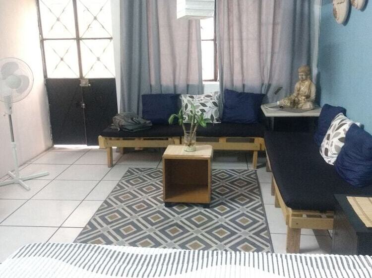 فندق Hostal Gato Azul Habitaciones Privadas