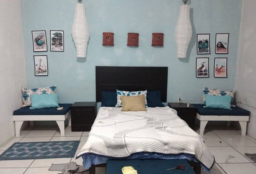 فندق Hostal Gato Azul Habitaciones Privadas