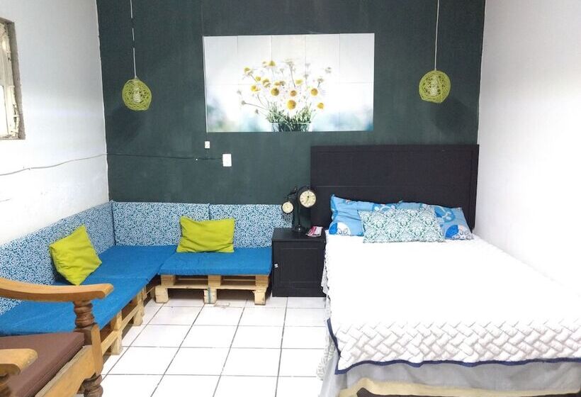 فندق Hostal Gato Azul Habitaciones Privadas