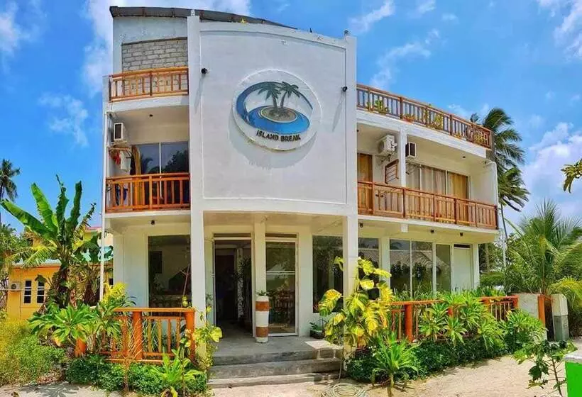 هتل Island Break