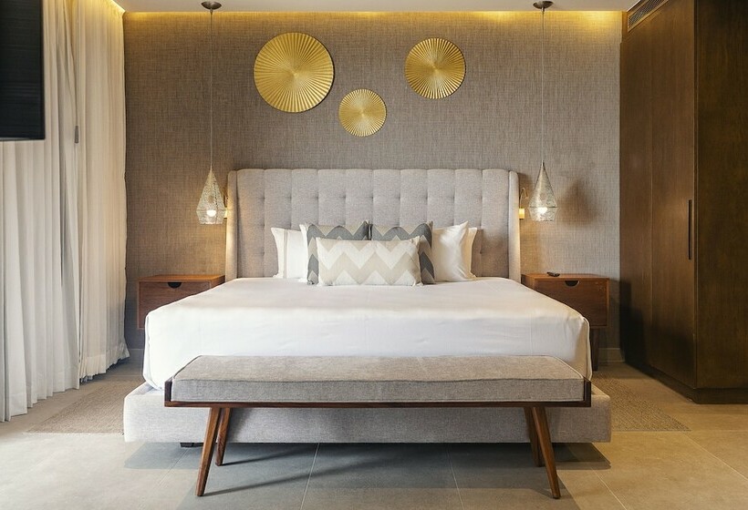 فندق Romarley Beach House