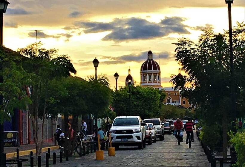 هتل Sleep And Dream