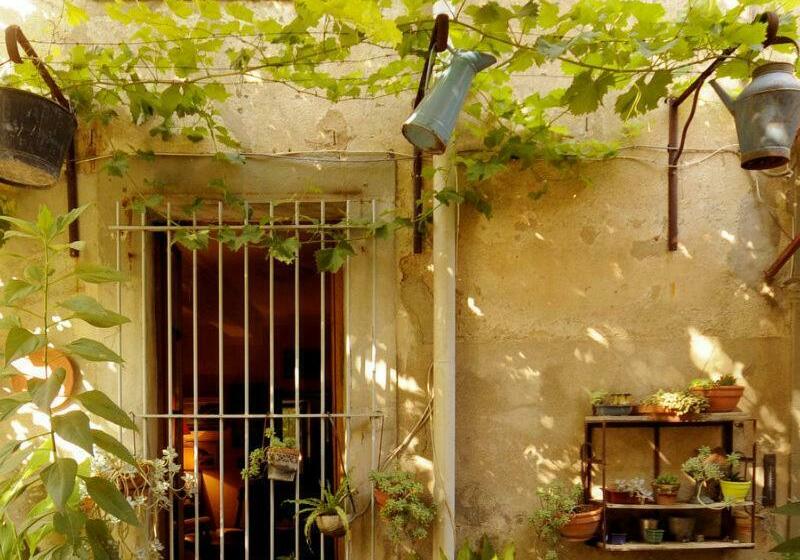 بنسيون La Vigne Bleue