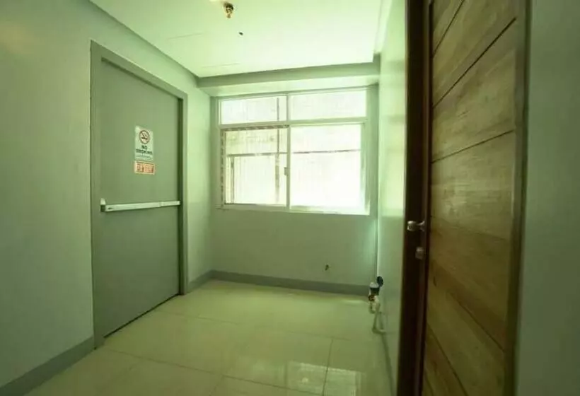 تختخواب و صبحانه Budget Backpackers Transient House Near Naia By Reddoorz
