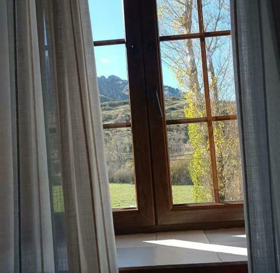 Отель El Cuartel De Lugueros