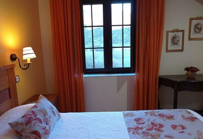 Отель El Cuartel De Lugueros