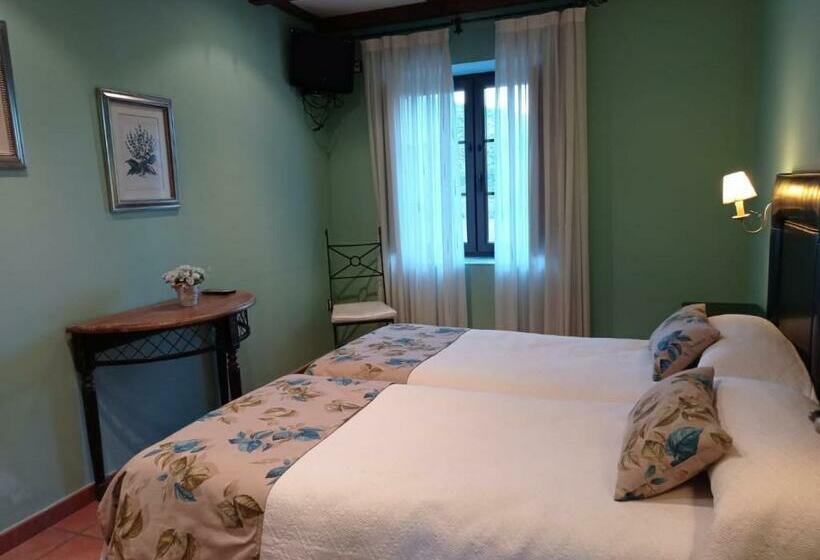 Отель El Cuartel De Lugueros