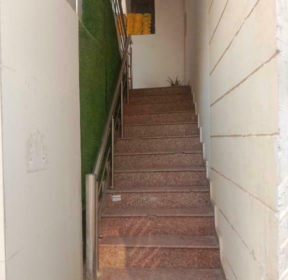 פנסיון City Palace