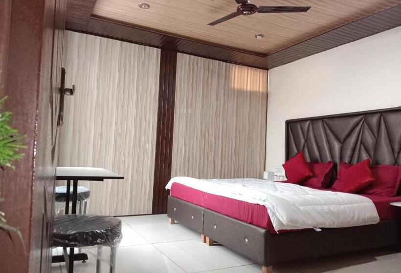 פנסיון City Palace