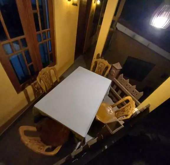 Majatalo Guruge Guest House