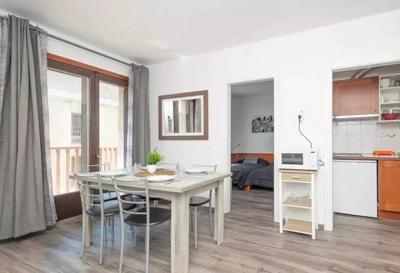 Apartamentos Nevada Mikka