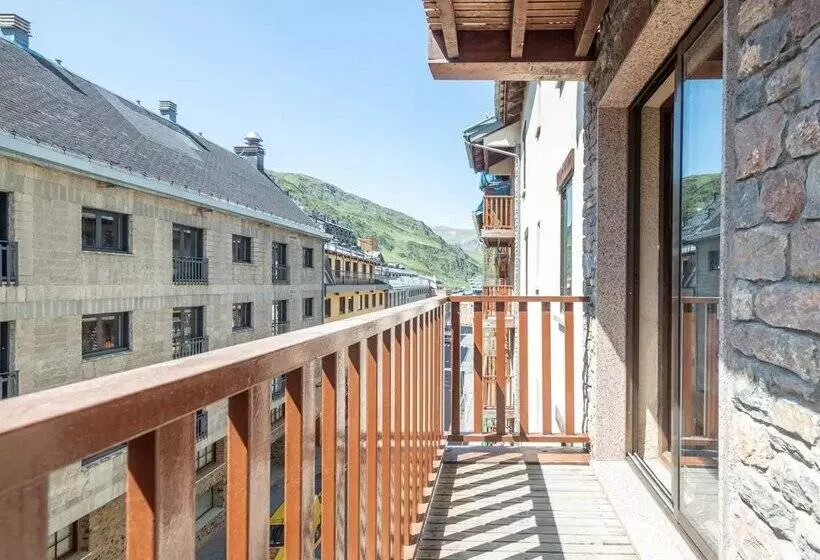 Apartamentos Nevada Mikka