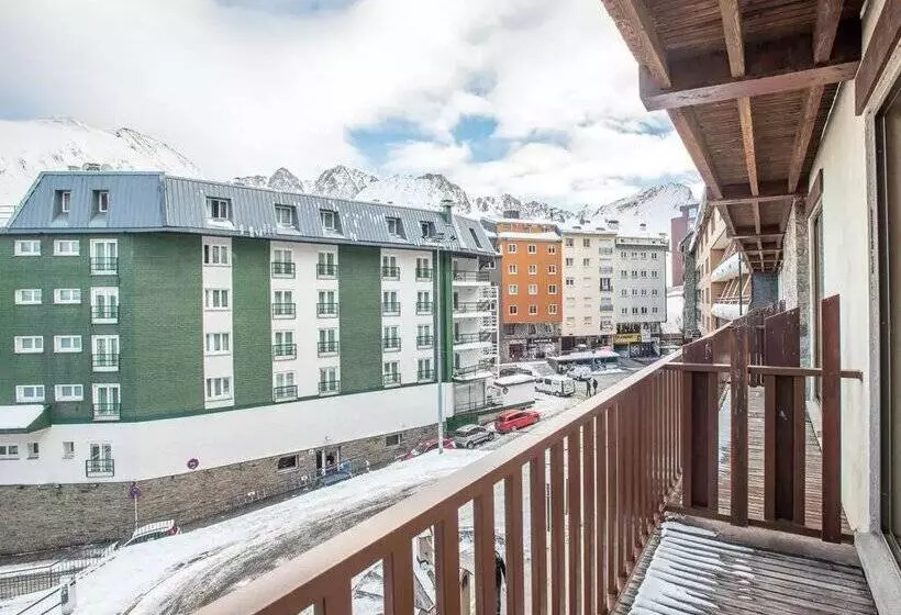 Apartamentos Nevada Mikka