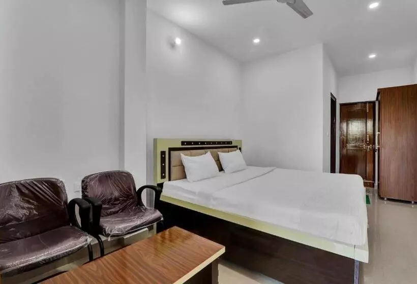 ホテル Flagship 83814 Harshada Guest House & Farms