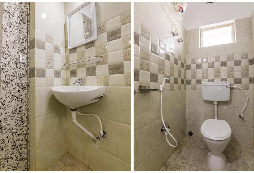 ホテル Oyo 83895 Saket Homes