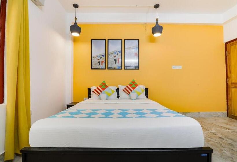 ホテル Oyo 83895 Saket Homes