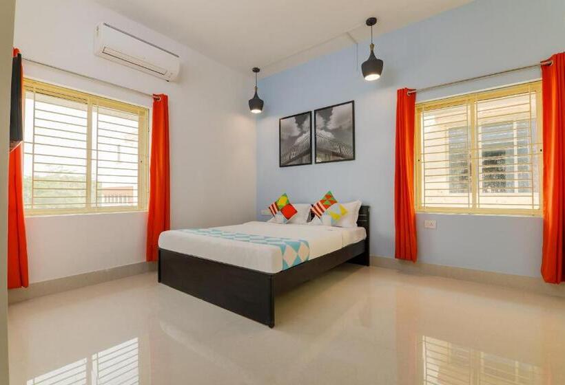 ホテル Oyo 83895 Saket Homes