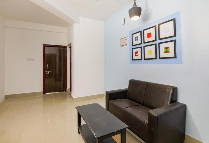 ホテル Oyo 83895 Saket Homes