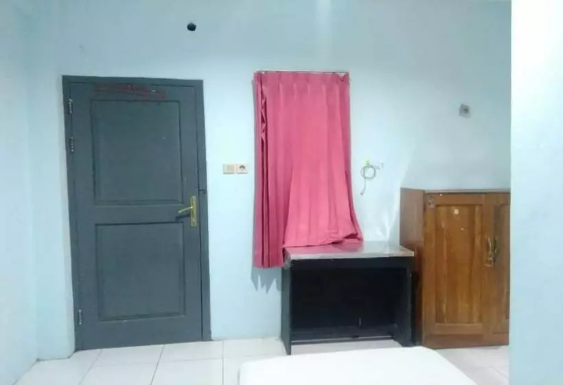 Hotelli Oyo 90766 Gardenia Boarding House