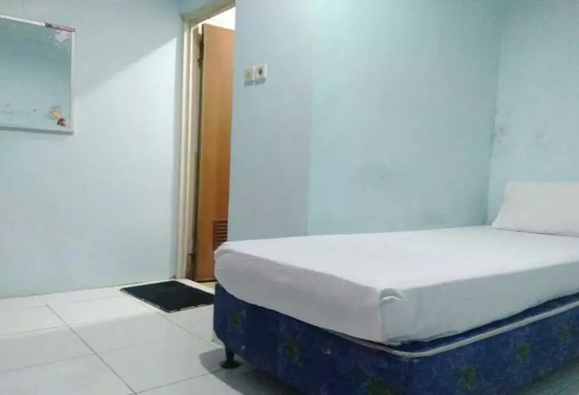 Hotelli Oyo 90766 Gardenia Boarding House