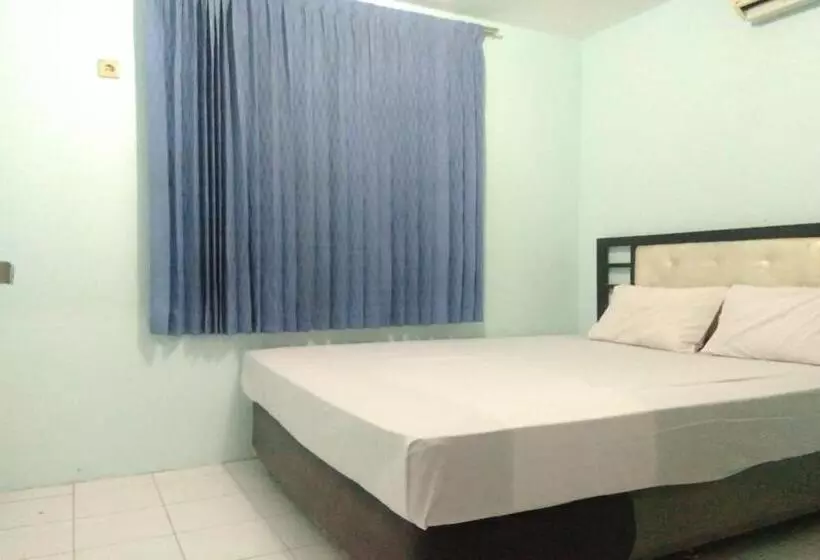 Hotelli Oyo 90766 Gardenia Boarding House