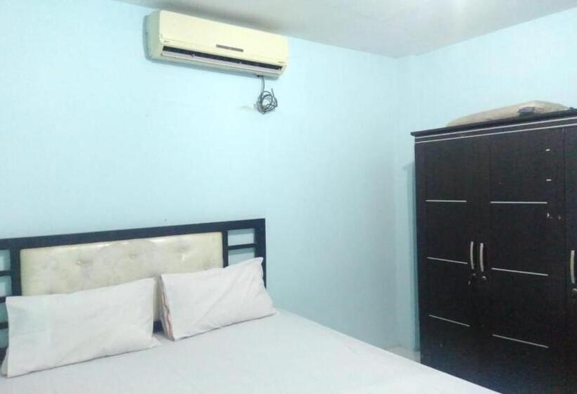 Hotel Oyo 90766 Gardenia Boarding House