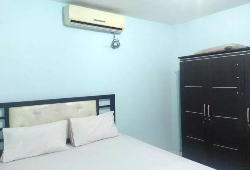 Hotelli Oyo 90766 Gardenia Boarding House