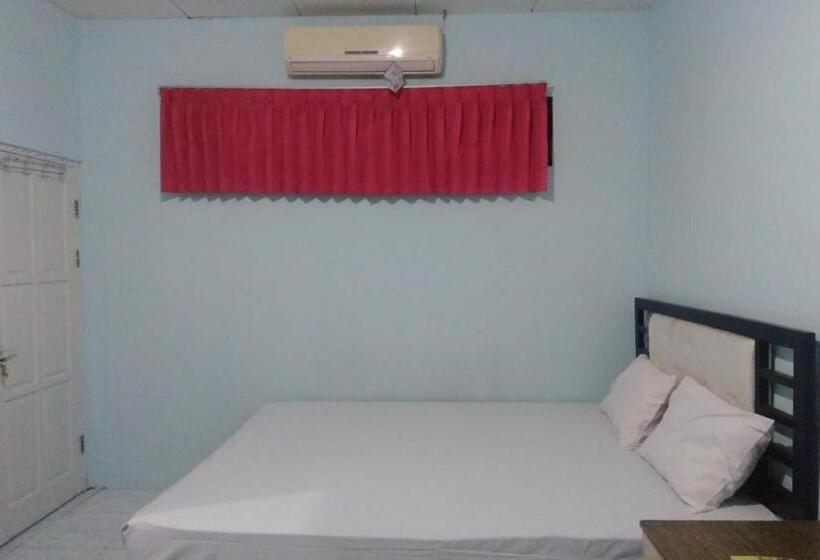 Hotel Oyo 90766 Gardenia Boarding House