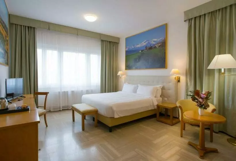 هتل Villa Nazareth Fermo