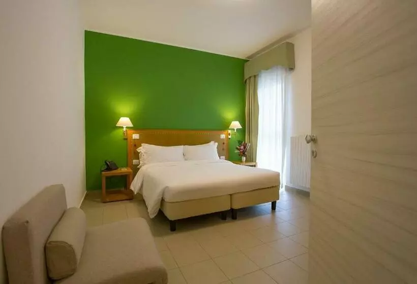 هتل Villa Nazareth Fermo