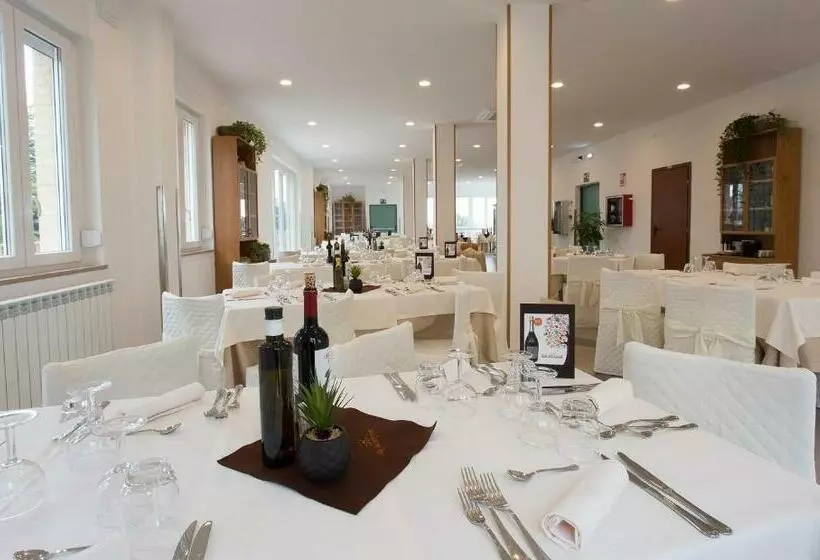 هتل Villa Nazareth Fermo