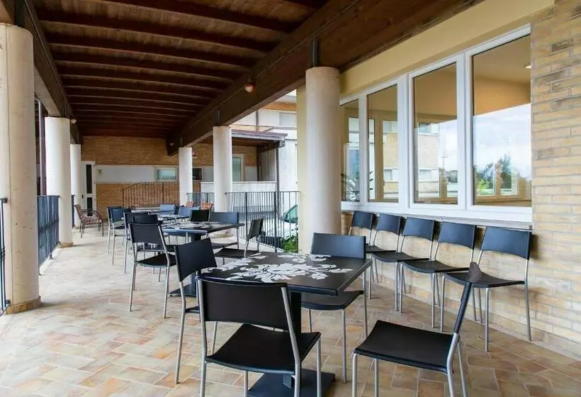 هتل Villa Nazareth Fermo