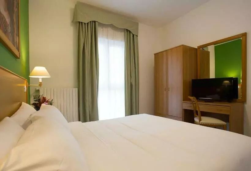 هتل Villa Nazareth Fermo