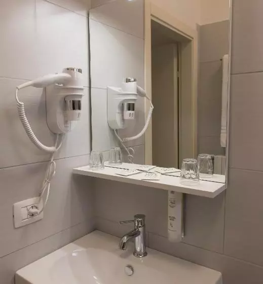 هتل Villa Nazareth Fermo