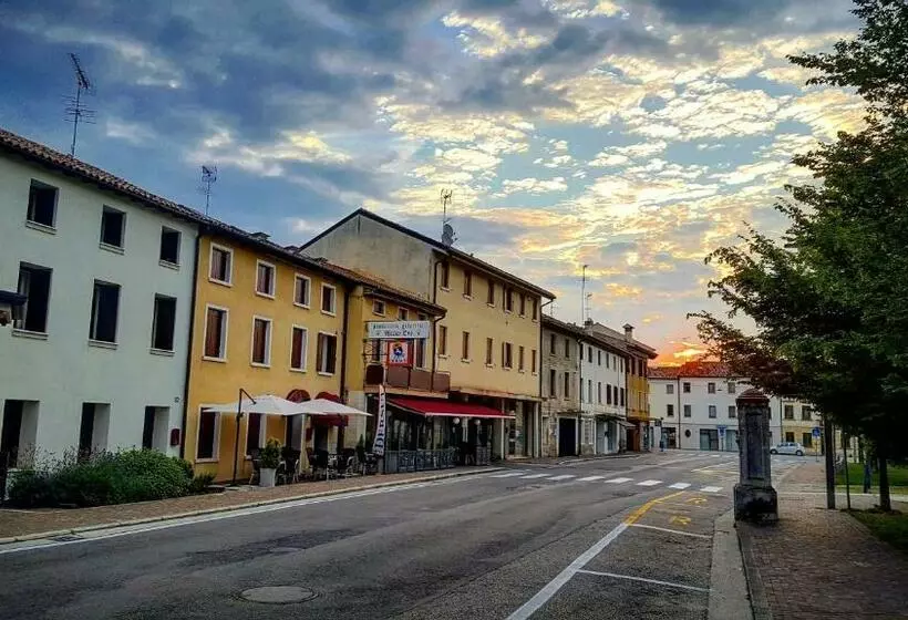 ベッドアンドブレックファースト Pie Castello