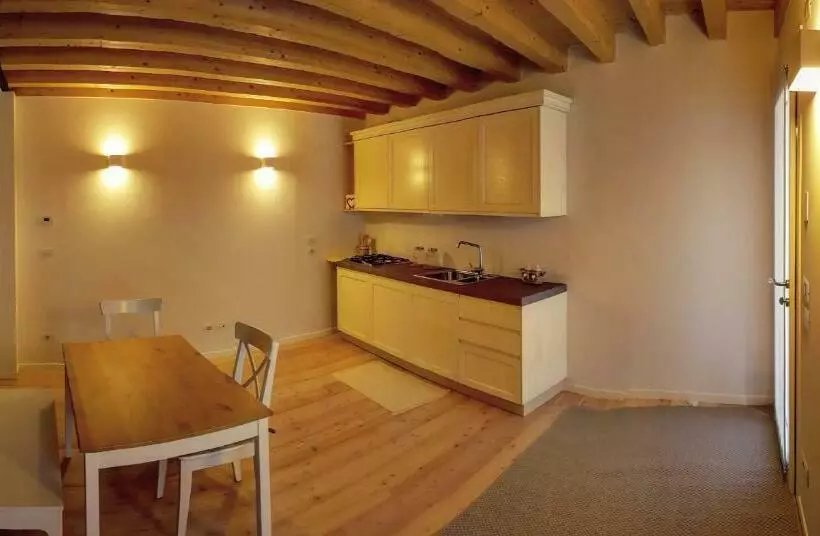 ベッドアンドブレックファースト Pie Castello