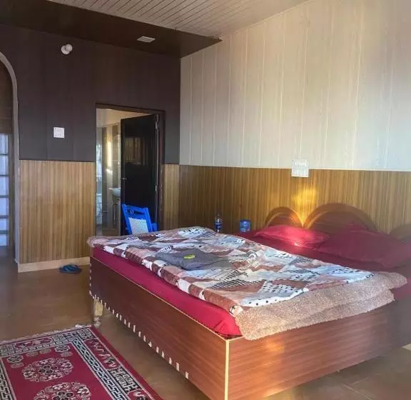 Hotelli Gud Chah Cafe & Homestay