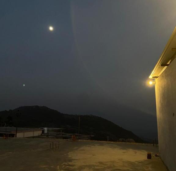 Отель Gud Chah Cafe & Homestay