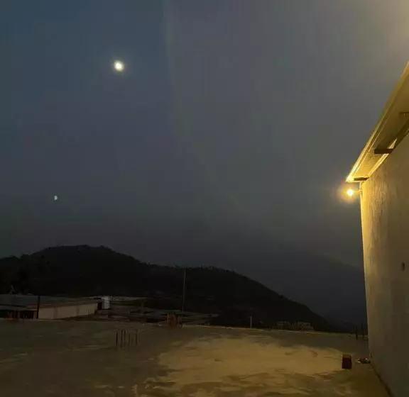 Hotelli Gud Chah Cafe & Homestay