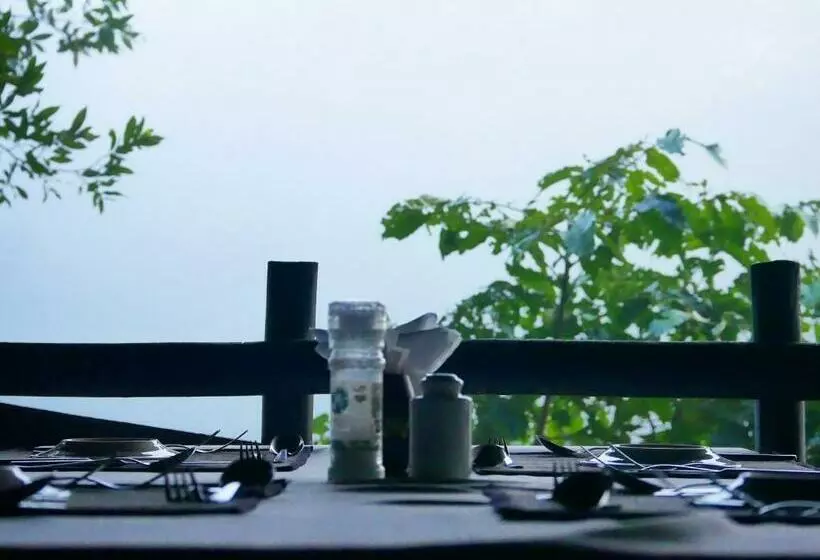 هتل Shimba Hills Lodge