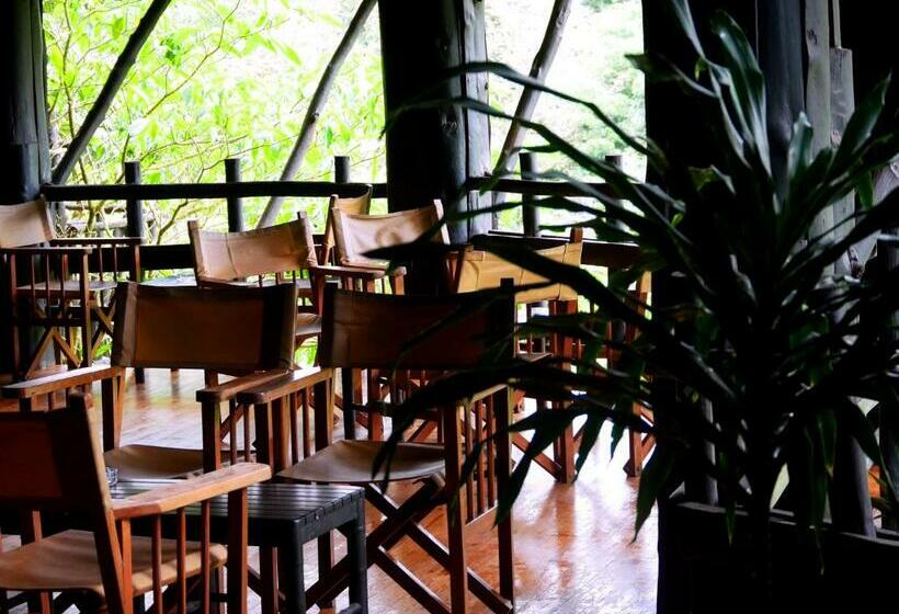 هتل Shimba Hills Lodge