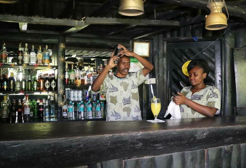 هتل Shimba Hills Lodge