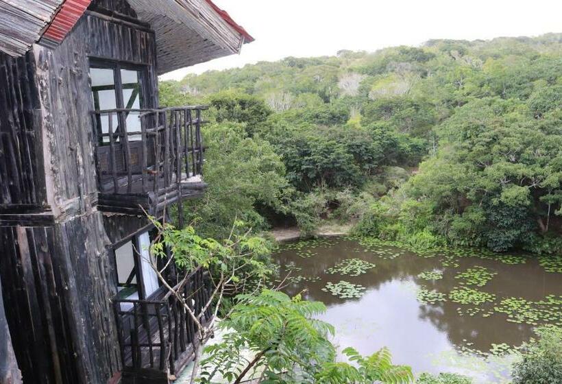 هتل Shimba Hills Lodge