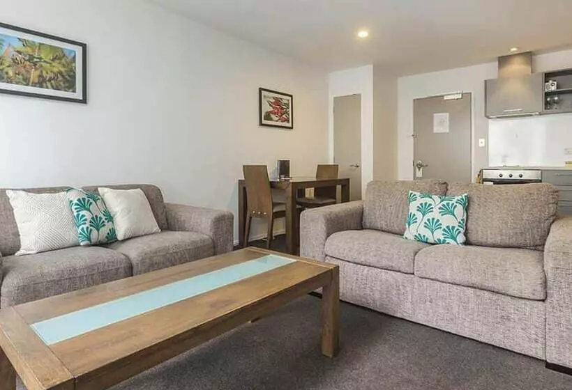 Barclay Suites