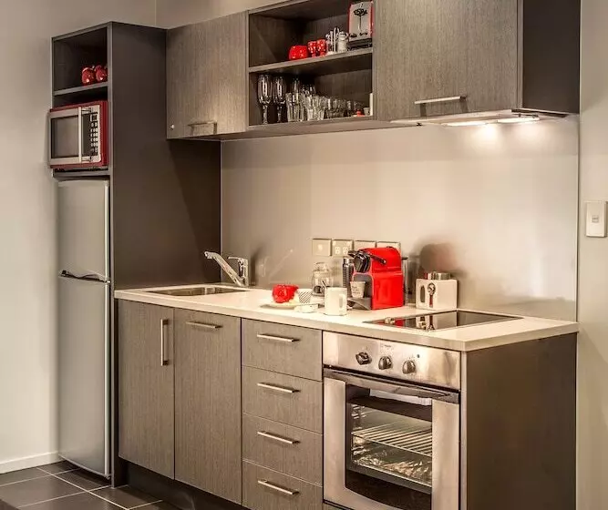 Barclay Suites