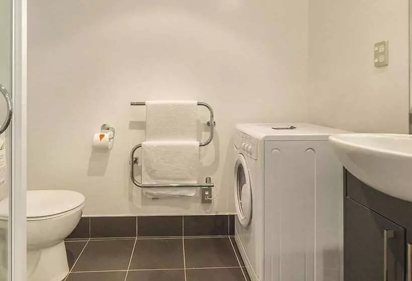 Barclay Suites
