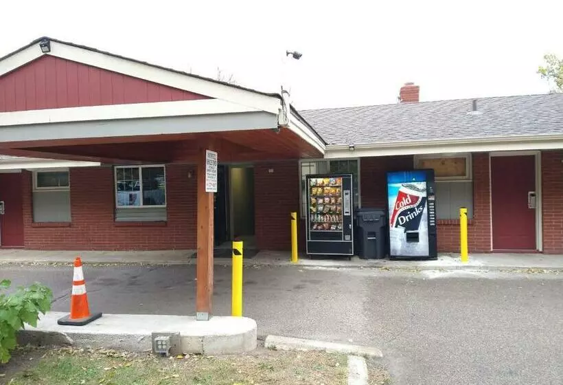Highway Motel