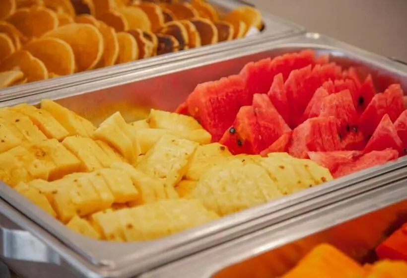 ホテル Mayev Express