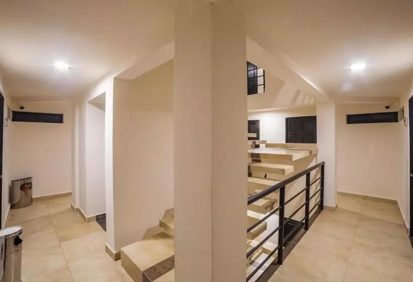 ホテル Mayev Express