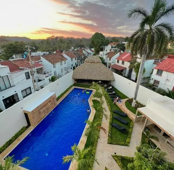 ホテル Mayev Express